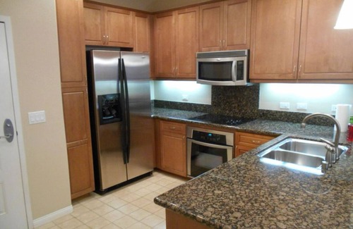 Carmel Valley Condo | Luxury condo w A/C, W/D in Premier Shopping in Del Mar/Carmel Valley - San Diego
