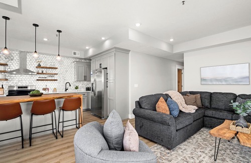 St. Louis County Condo | Luxury Condo w/Beach Access | Dragestil 713-1