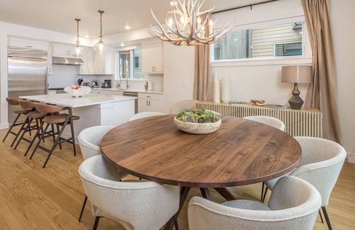 Big Sky House | Luxury condo w/private hot tub & Lone Peak Views, minutes to Big Sky Resort - Copper John Getaway