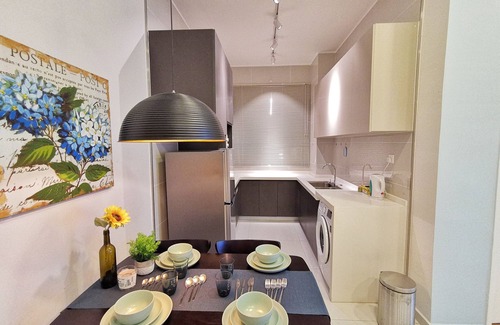 Central District Condo | LUXURY CONDO10mins to LEGOLAND5mins to CIQFASTWIFI