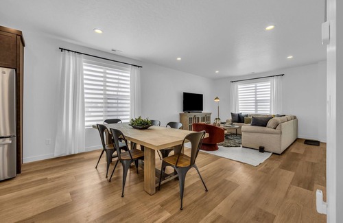 Mountain Green Condo | Luxury Condominium 8 Miles from Snow Basin Sleeps 10