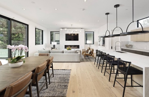 Aspen House | Luxury Contemporary 4 bedroom Home close to Aspen Core