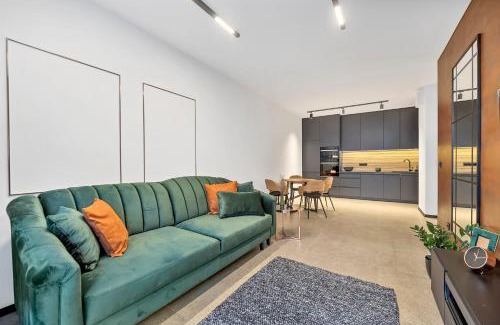 Srodmiescie Apartment | Luxury Copper Apartment