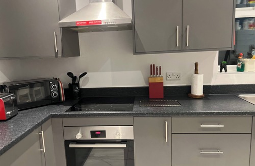Northampton House | Luxury, Cosy and Quiet 4-bed House close to town centre and transport
