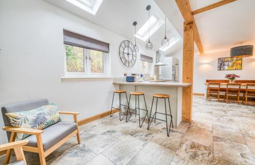 New Forest District House | Luxury Cottage in the New Forest with Log Burner