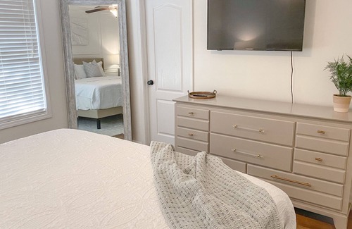 Enterprise House | LUXURY- Cottage on Winterberry ✨