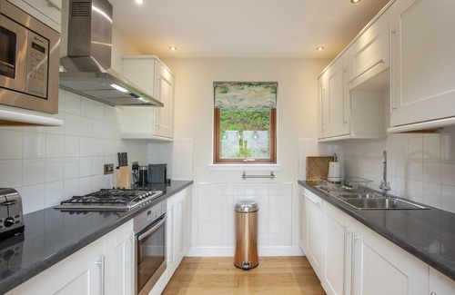 Benderloch Cottage | Luxury cottage with Jacuzzi on shore of sea loch, near Oban