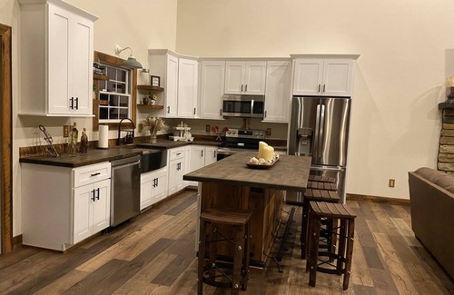 Jamestown Cottage | Luxury Cottage with pool, Less than 2 miles from Jamestown Marina! -#2