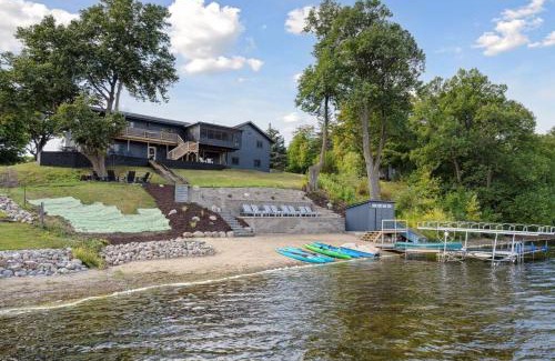 Alexandria House | Luxury Cowdry Cottage Lake Home