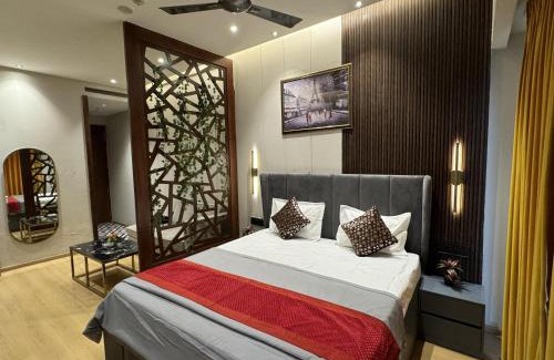 Greater Noida Apartment | Luxury Deluxe suite by Gt Studios