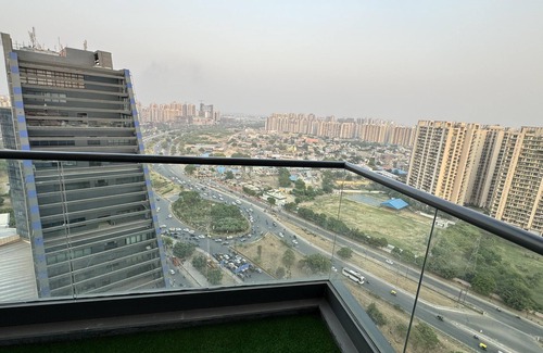 Greater Noida Apartment | Luxury Deluxe suite by Gt Studios
