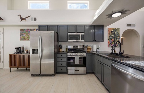 Las Cruces House | Luxury Desert Escape! Pet Friendly! Hottub! EV!