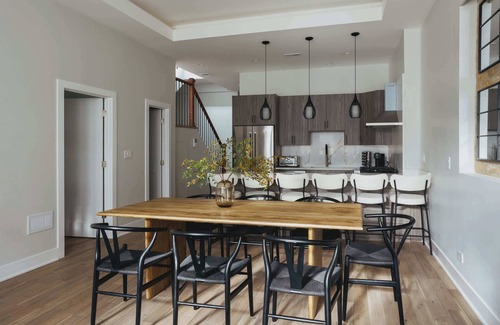 Near North Side Apartment | Luxury Designer Penthouse|Private Deck|Gold Coast