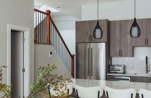Near North Side Apartment | Luxury Designer Penthouse|Private Deck|Gold Coast