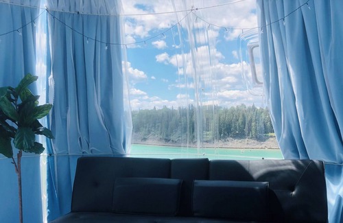 Bighorn No. 8 RV Rental | Luxury Dome 1