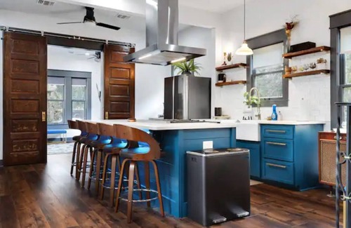 Southtown House | Luxury Downtown Alamo Home King William/Southtown
