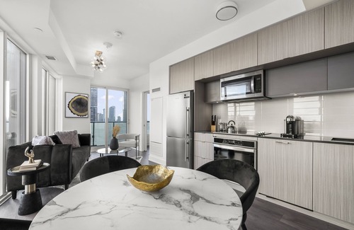 St. James Town Condo | Luxury Downtown Condo - Million Dollar City Views!