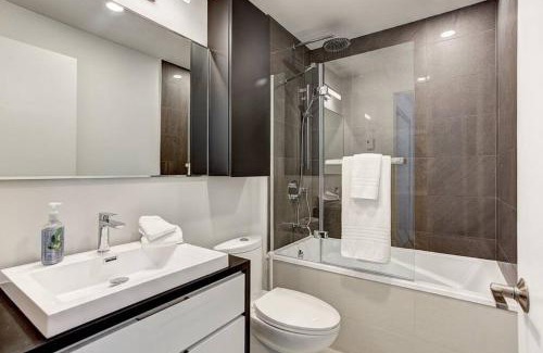Downtown Montreal Apartment | Luxury Downtown Escape Pool & Free Parking
