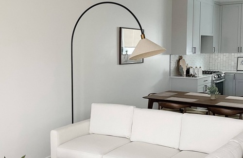 Central Business District House | Luxury Downtown Spacious 3 bedroom New Modern Townhome