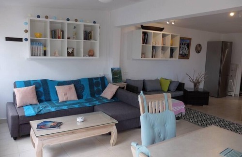 Nettle Bay Apartment | Luxury duplex at NBBC, feet in the sand