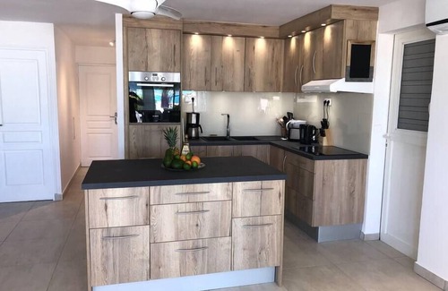 Nettle Bay Apartment | Luxury duplex at NBBC, feet in the sand