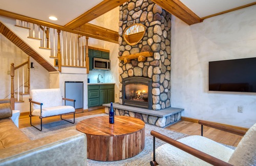 Windham Condo | LUXURY DUPLEX SUITE WITH JACUZZI