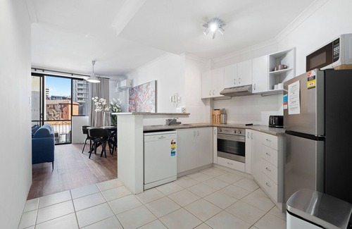 East Perth Apartment | Luxury East Perth - Sleeps 2 - Superior WiFi The intercom no longer works due to the hotel closure.