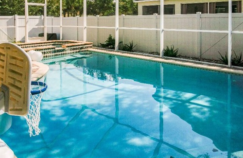 Riverview House | Luxury emphasized w/heated pool/spa perfect for your Tampa Bay stay