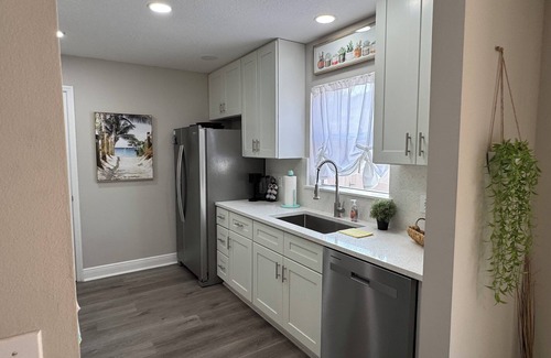 The Villages House | LUXURY ESCAPE-Better Than a 5-Star Hotel: 2 Bed/1 Bath/Encl Lanai w/Heat & A/C
