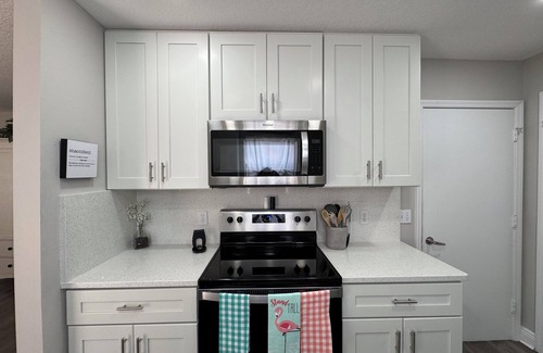 The Villages House | LUXURY ESCAPE-Better Than a 5-Star Hotel: 2 Bed/1 Bath/Encl Lanai w/Heat & A/C
