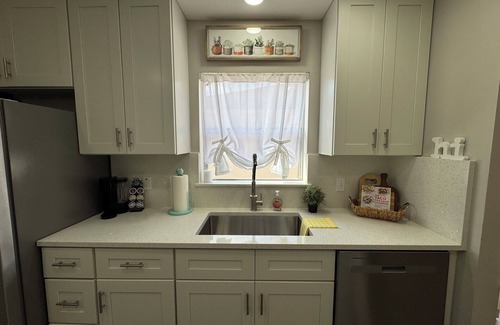 The Villages House | LUXURY ESCAPE-Better Than a 5-Star Hotel: 2 Bed/1 Bath/Encl Lanai w/Heat & A/C