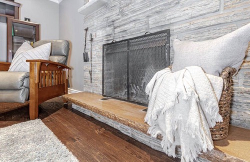 Caledon House | Luxury Estate Home getaway in Palgrave, Caledon.