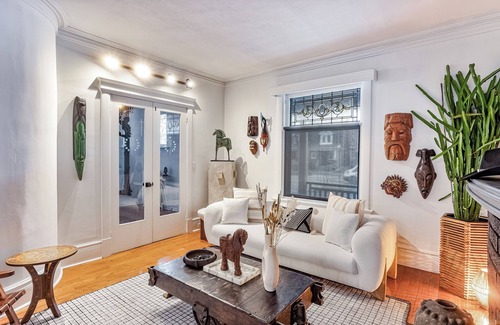 The Junction Hotel | LUXURY ESTATE STEPS TO DOWNTOWN n