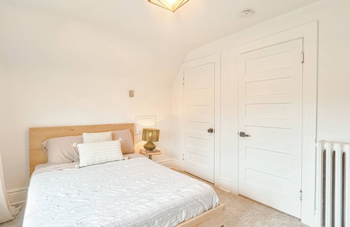 The Junction Hotel | LUXURY ESTATE STEPS TO DOWNTOWN n