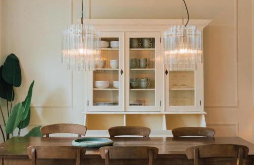 Zwolle Apartment | Luxury Family Apartment with canal & Peperbus view