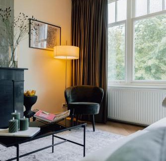 Zwolle Apartment | Luxury Family Apartment with canal & Peperbus view