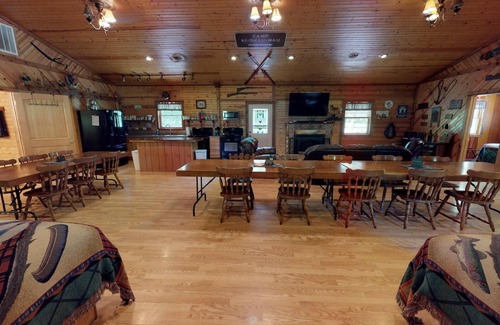 Triumph Cabin | Luxury Family Cabin Near Starved Rock - Grandma's Cabin - sleeps 14 maximum
