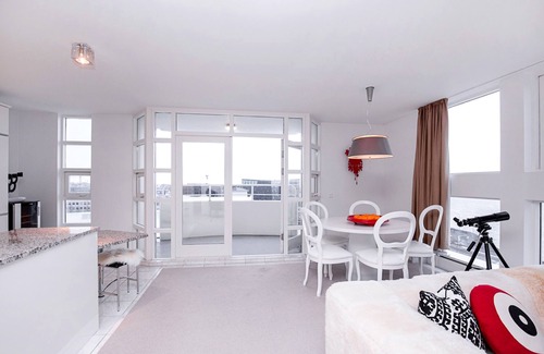 Downtown Apartment | Luxury Family City Center Apartment with Direct Ocean Views