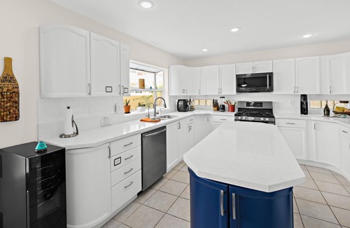 Spring Valley House | Luxury Family Pool/Spa Family Getaway Las Vegas/Red Rock 3 BD/2.5 BA nn