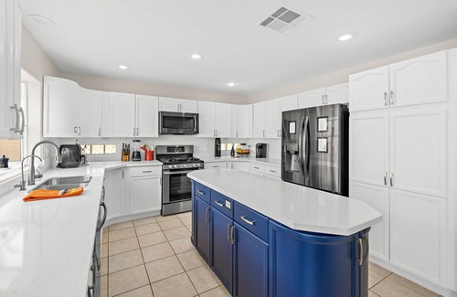 Spring Valley House | Luxury Family Pool/Spa Family Getaway Las Vegas/Red Rock 3 BD/2.5 BA nn