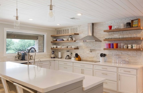 Paleface Park Villa | Luxury Family Retreat w/Heated Pool by Lake Travis