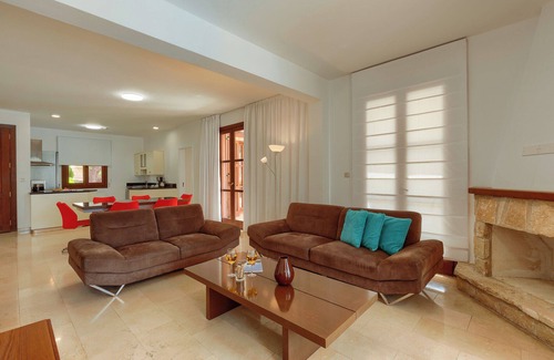 Aphrodite Hills Villa | Luxury Family Retreat with Expansive Outdoor Paradise