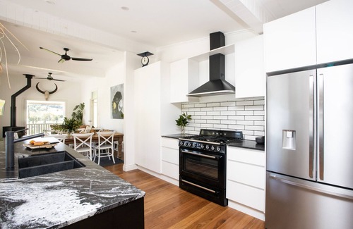 Cudgera Creek House | Luxury farm house, 5 minutes to the beach, Northern Rivers