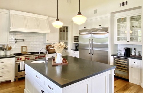 Covenant House | Luxury Farmhouse in Rancho Santa Fe - Close to Beaches, Race Track, and more!