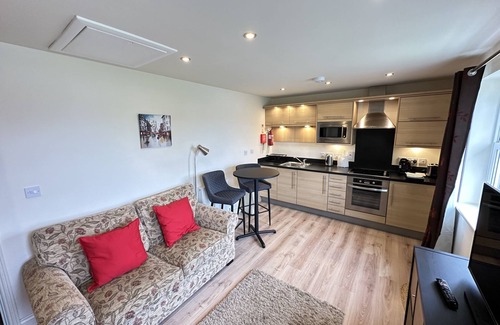 Filey Cottage | Luxury first floor apartment sleeping 3 in 1 king sized bedroom.