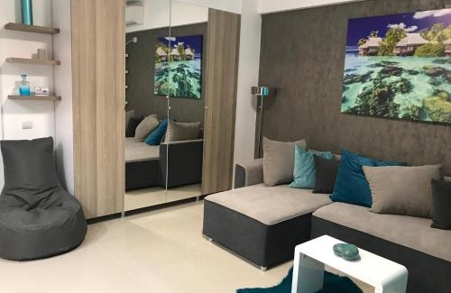 Sector 4 Apartment | Luxury Flat 9 near Metro