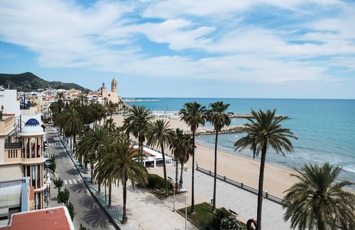 Sitges Town Center Apartment | Luxury flat on the top floor with 50 m² terrace on the waterfront