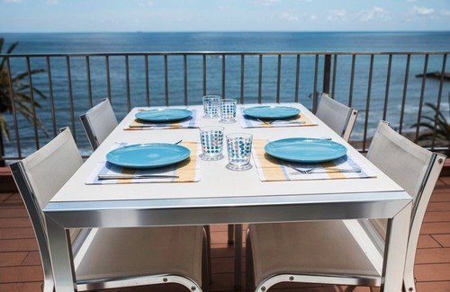 Sitges Town Center Apartment | Luxury flat on the top floor with 50 m² terrace on the waterfront