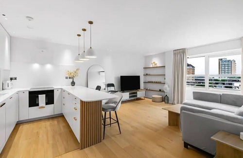 Nine Elms Apartment | Luxury flat with view, Battersea | Pass the Keys