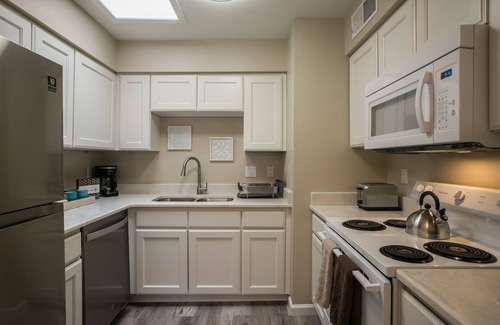 Cibola Addition Apartment | Luxury Foothills Apt. Walking distance to Breweries/Dining/Hiking/Biking/Walking